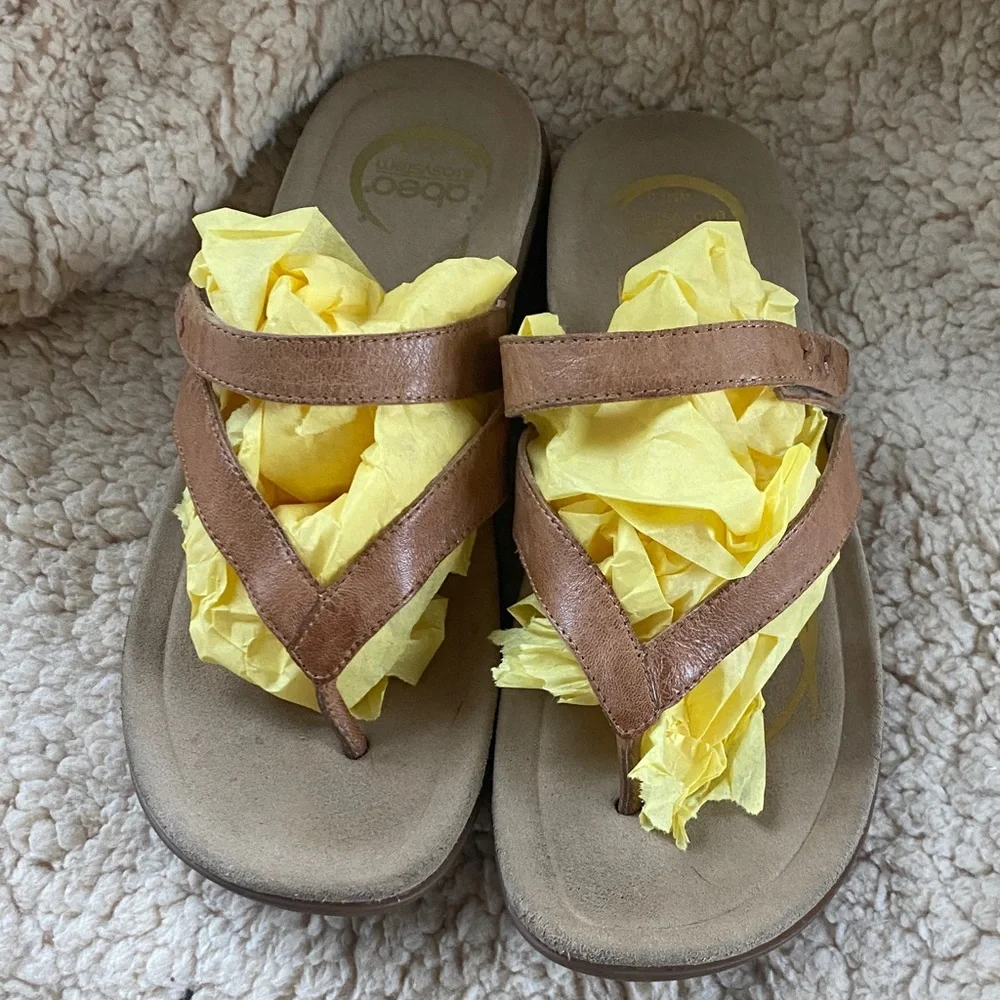 Abeo Tan Leather Sandals - Picture 3 of 8